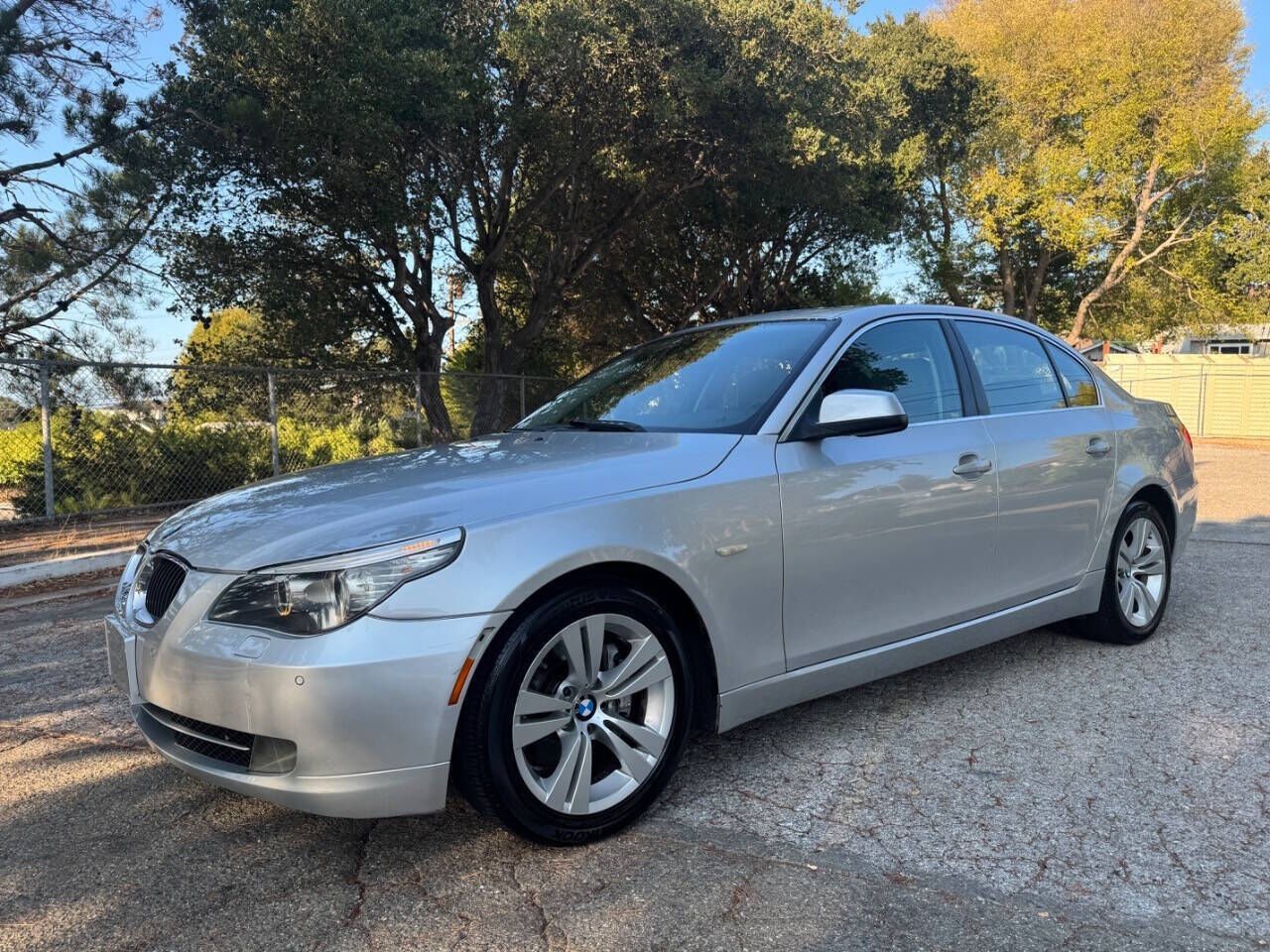 BMW 528i