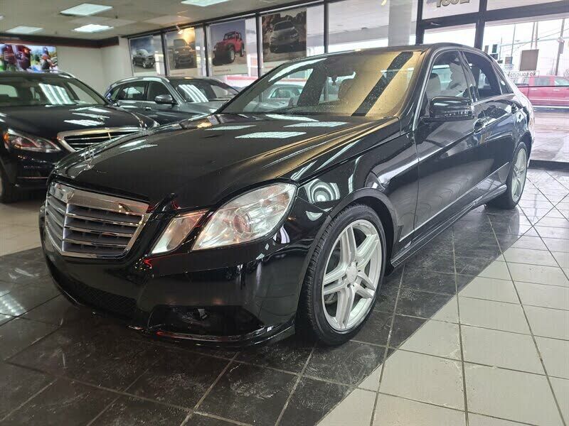 2011 MERCEDES-BENZ E-Class