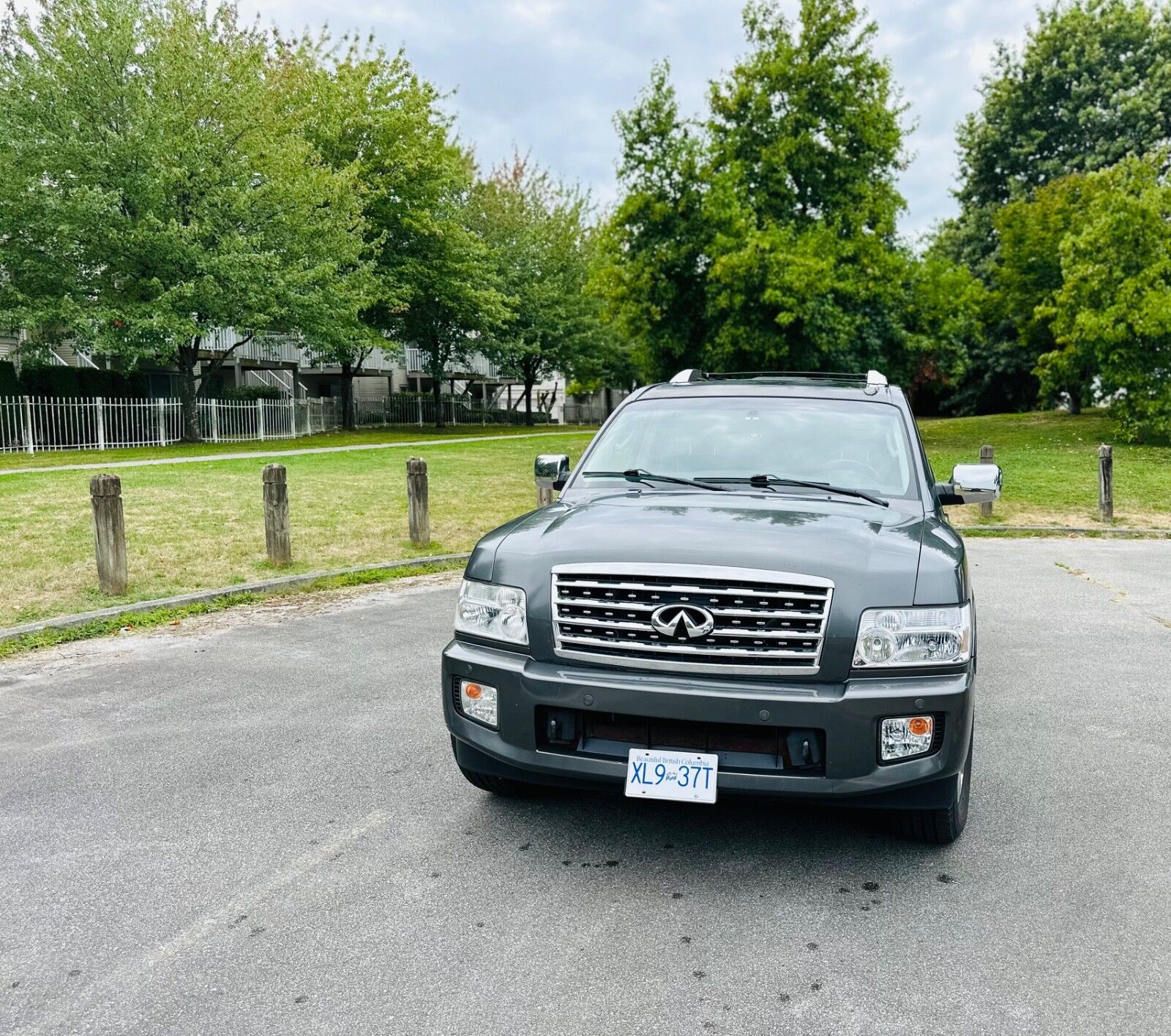 Infiniti QX56