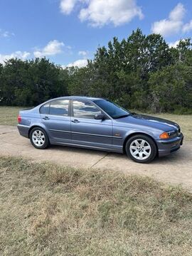 BMW 323i