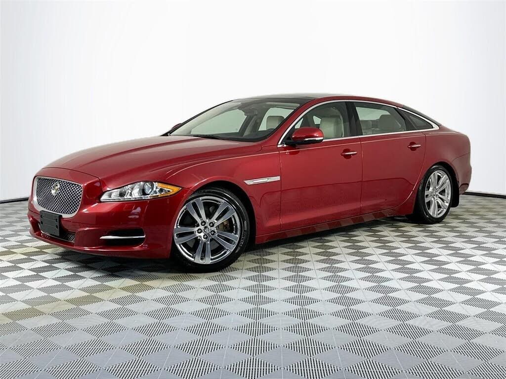 Jaguar XJ