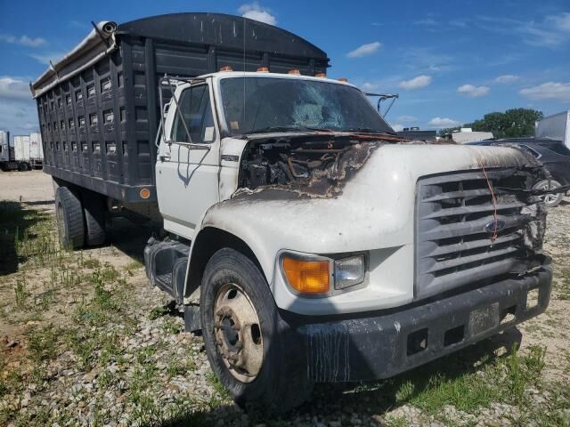 Ford F-700