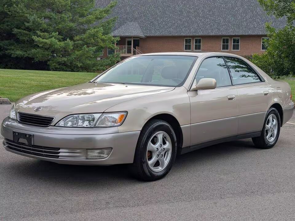 Lexus ES