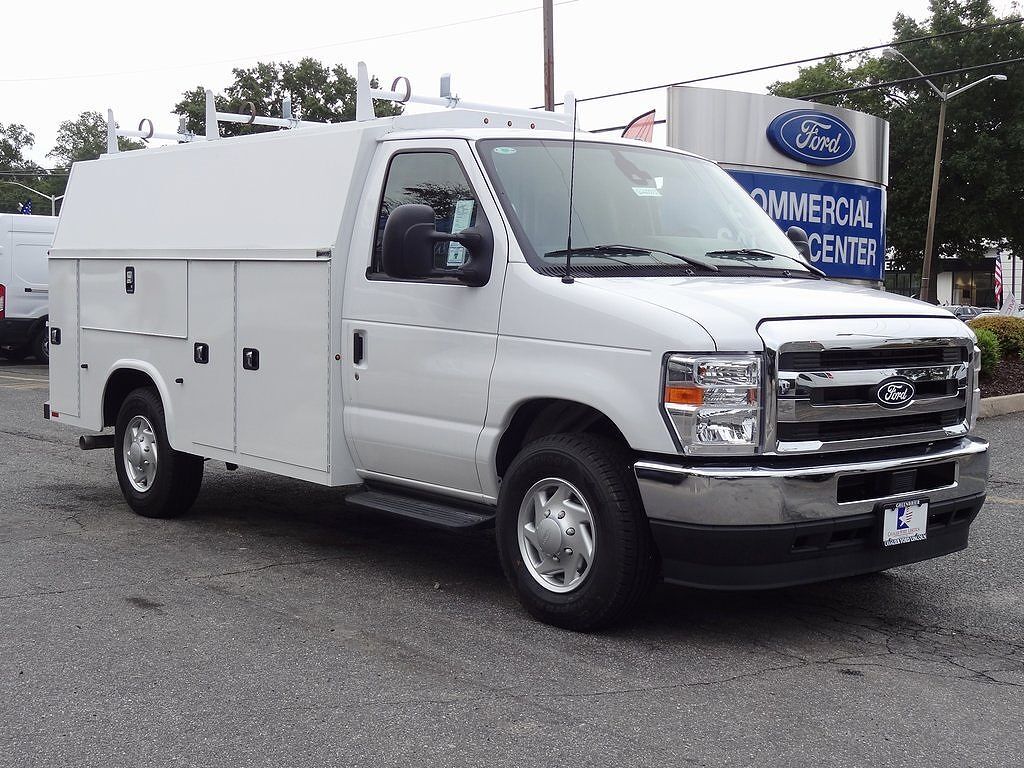 2026 FORD E-350