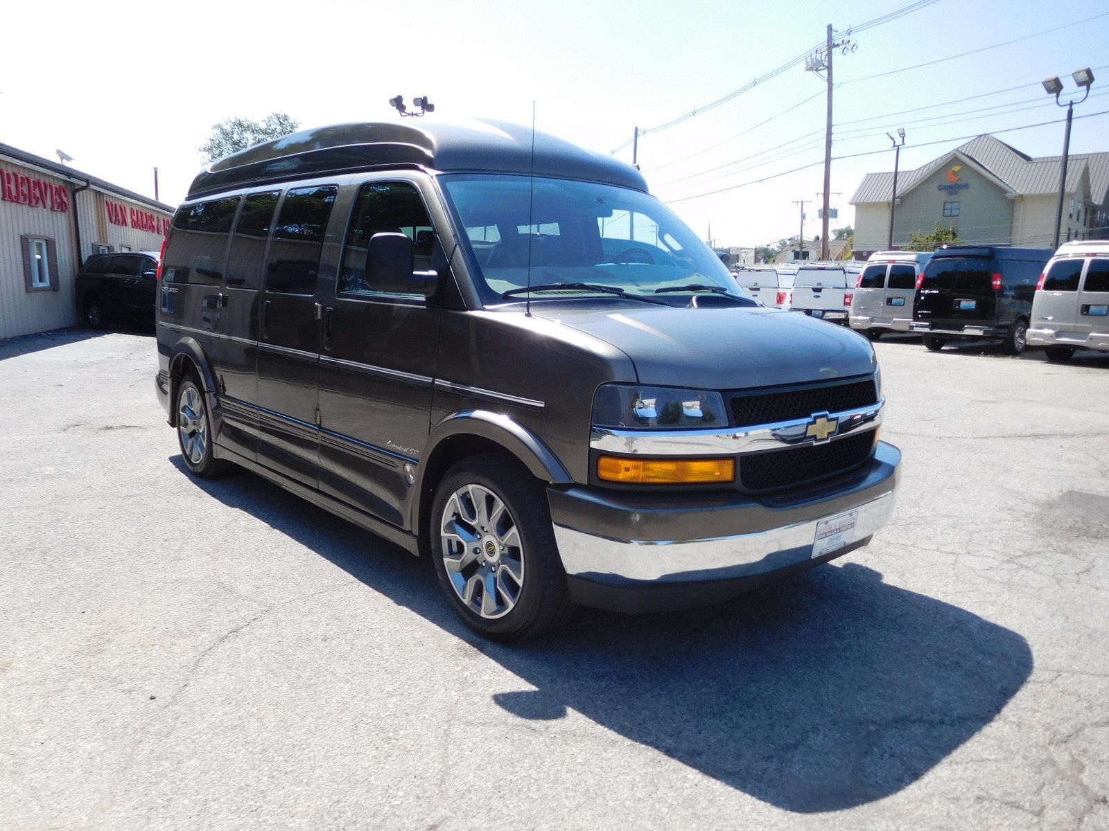 2023 CHEVROLET Express