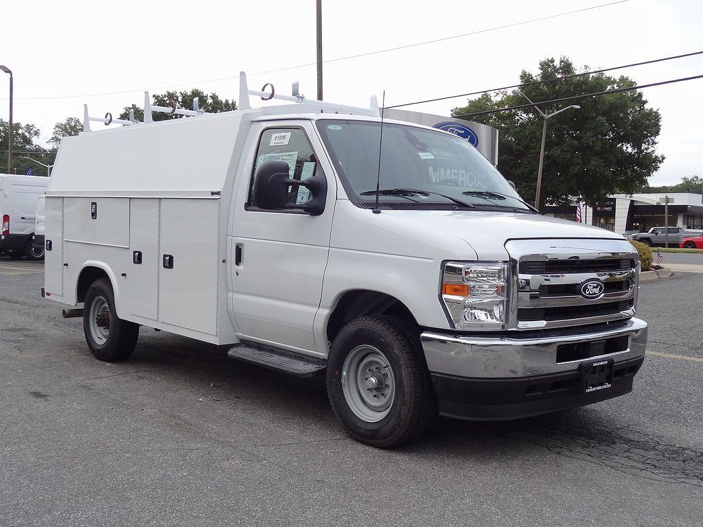 2026 FORD E-350