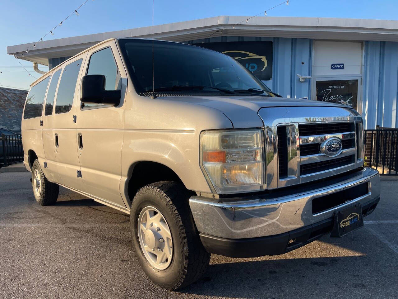 2008 FORD E-350