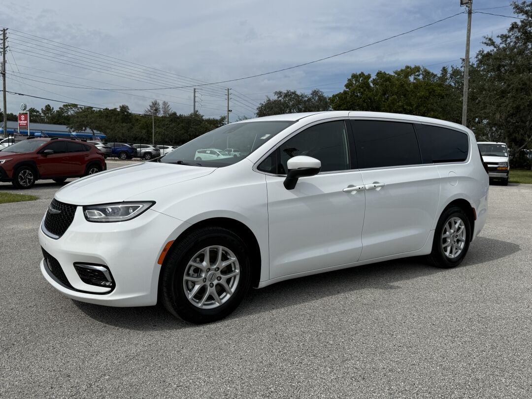 2023 CHRYSLER Pacifica