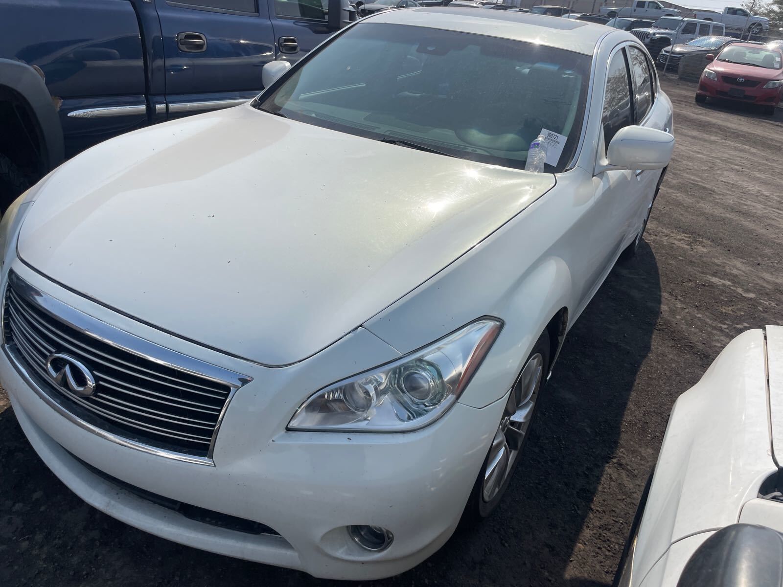 Infiniti M56