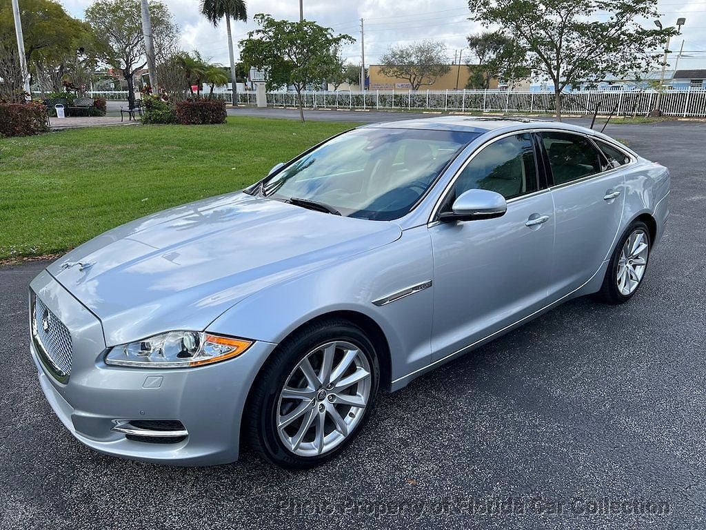 Jaguar XJ