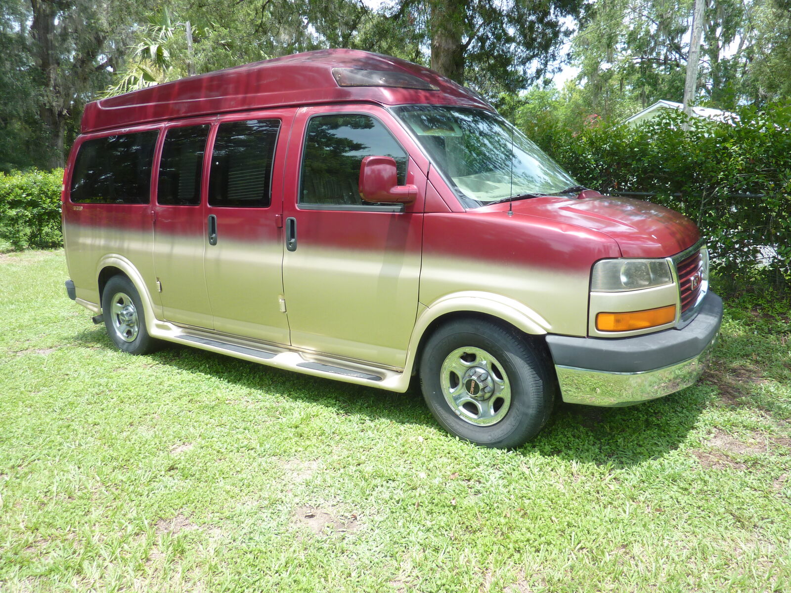 GMC Savana