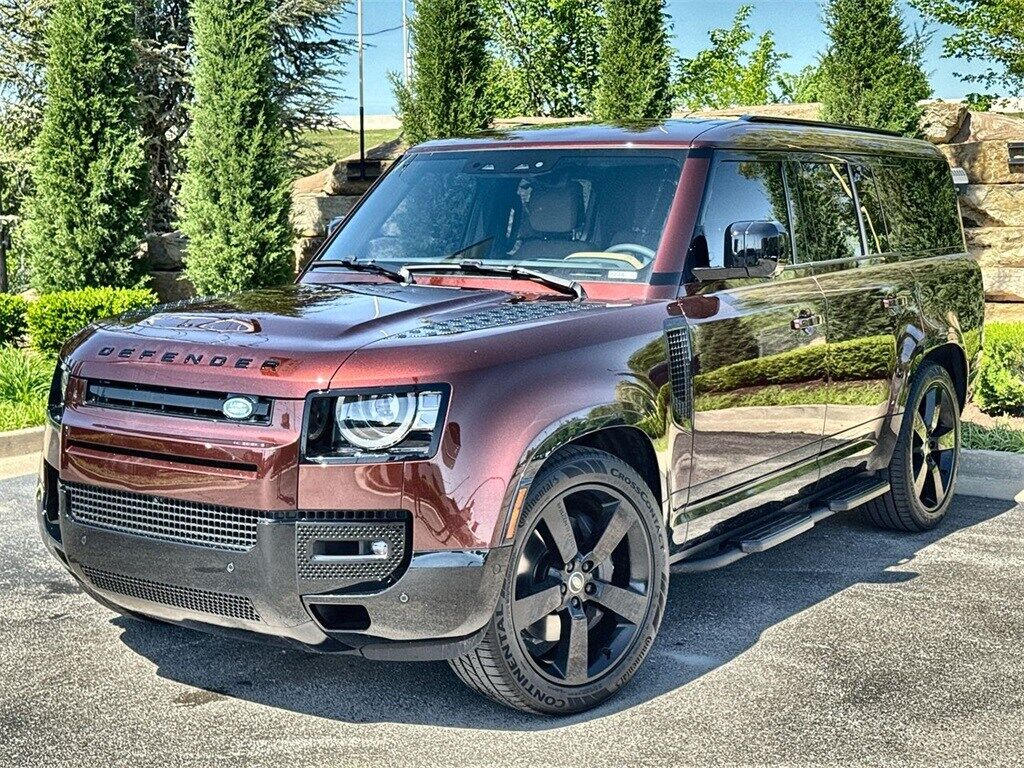 2025 LAND ROVER Defender