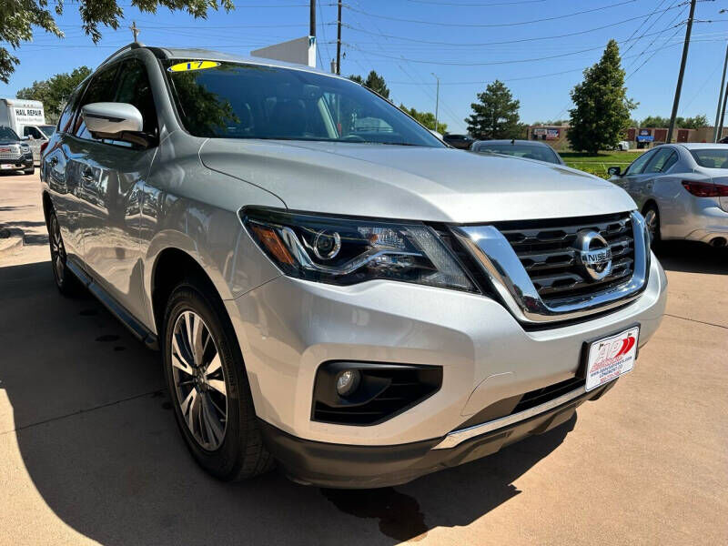 2017 NISSAN Pathfinder