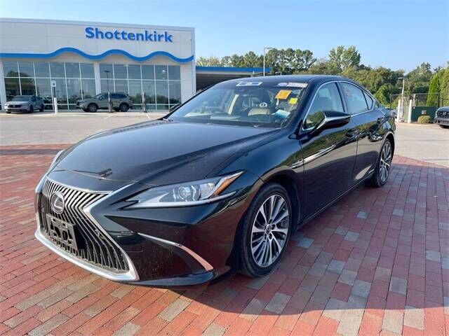 2019 LEXUS ES
