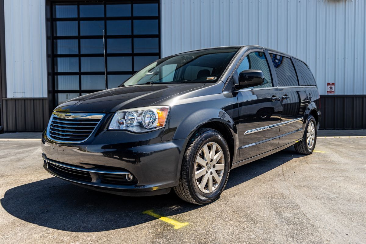 2012 CHRYSLER Town and Country