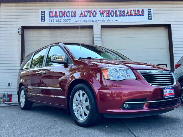 2012 CHRYSLER Town and Country