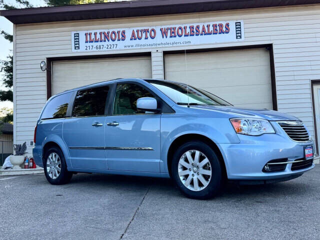 2016 CHRYSLER Town and Country