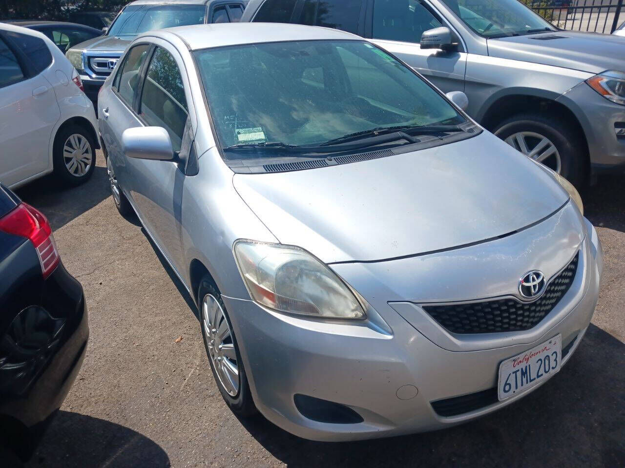 2012 TOYOTA Yaris