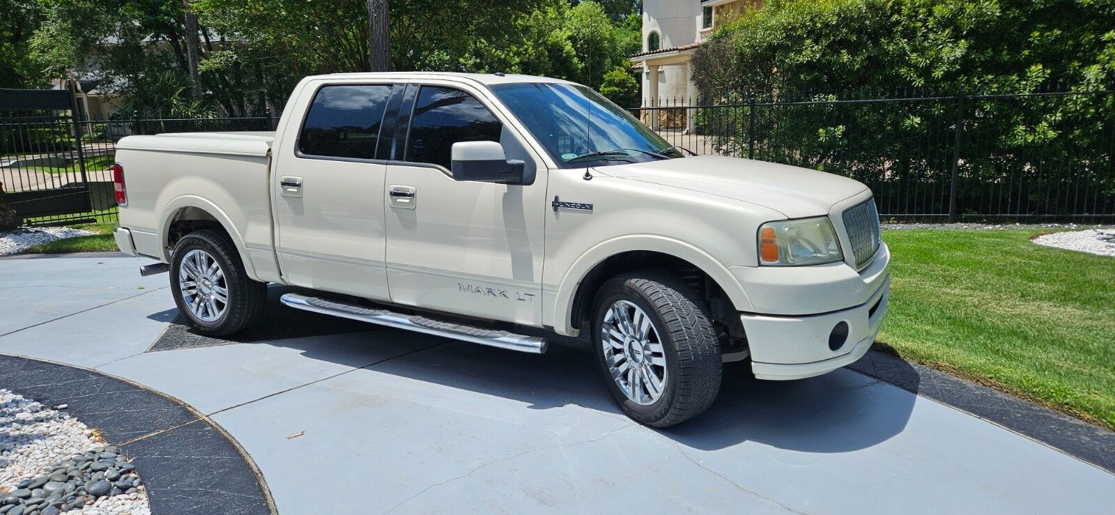 Lincoln Mark LT