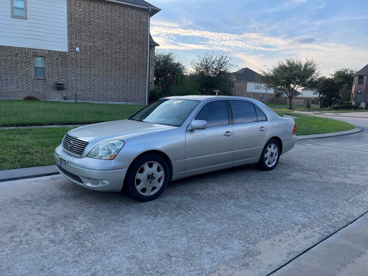 Lexus LS