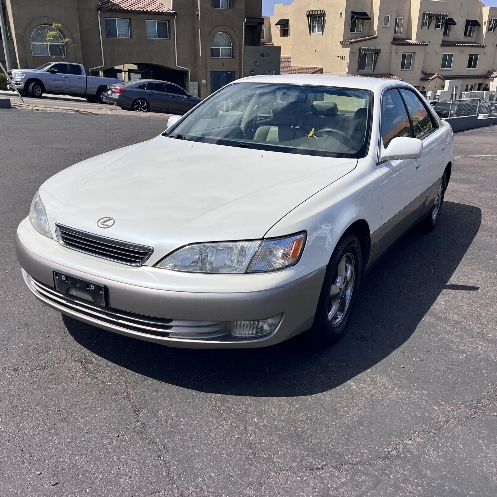 Lexus ES