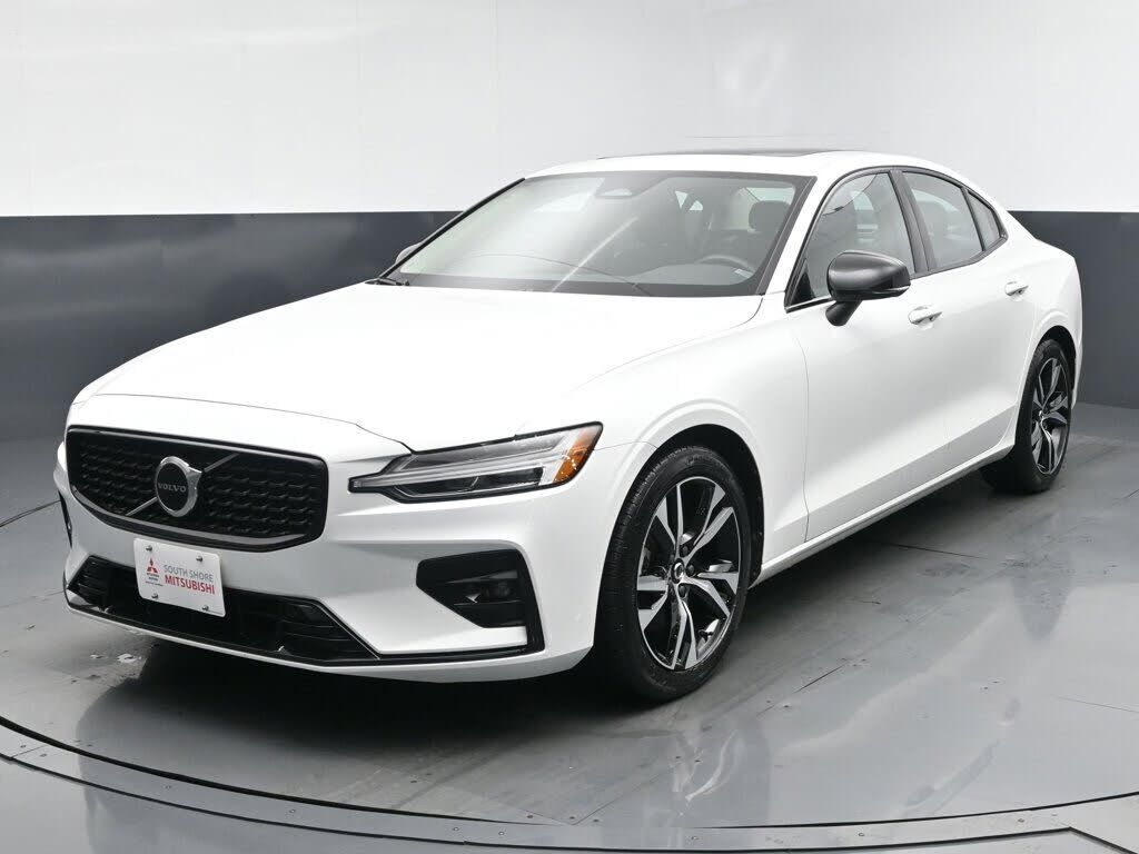 2024 VOLVO S60