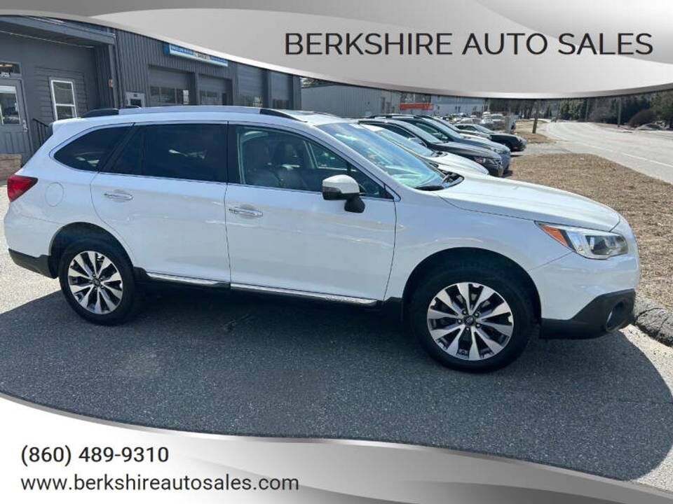 2017 SUBARU Outback