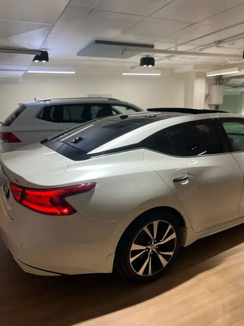 Nissan Maxima