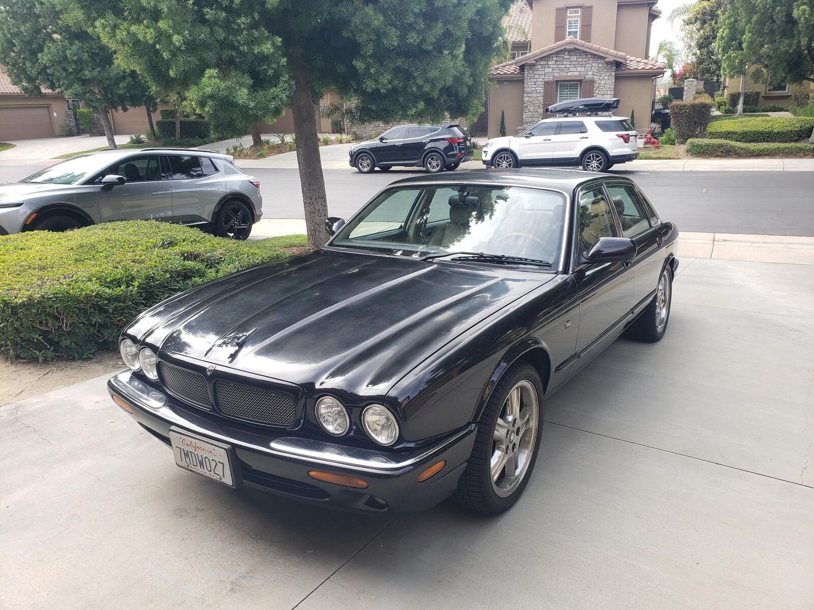 Jaguar XJR