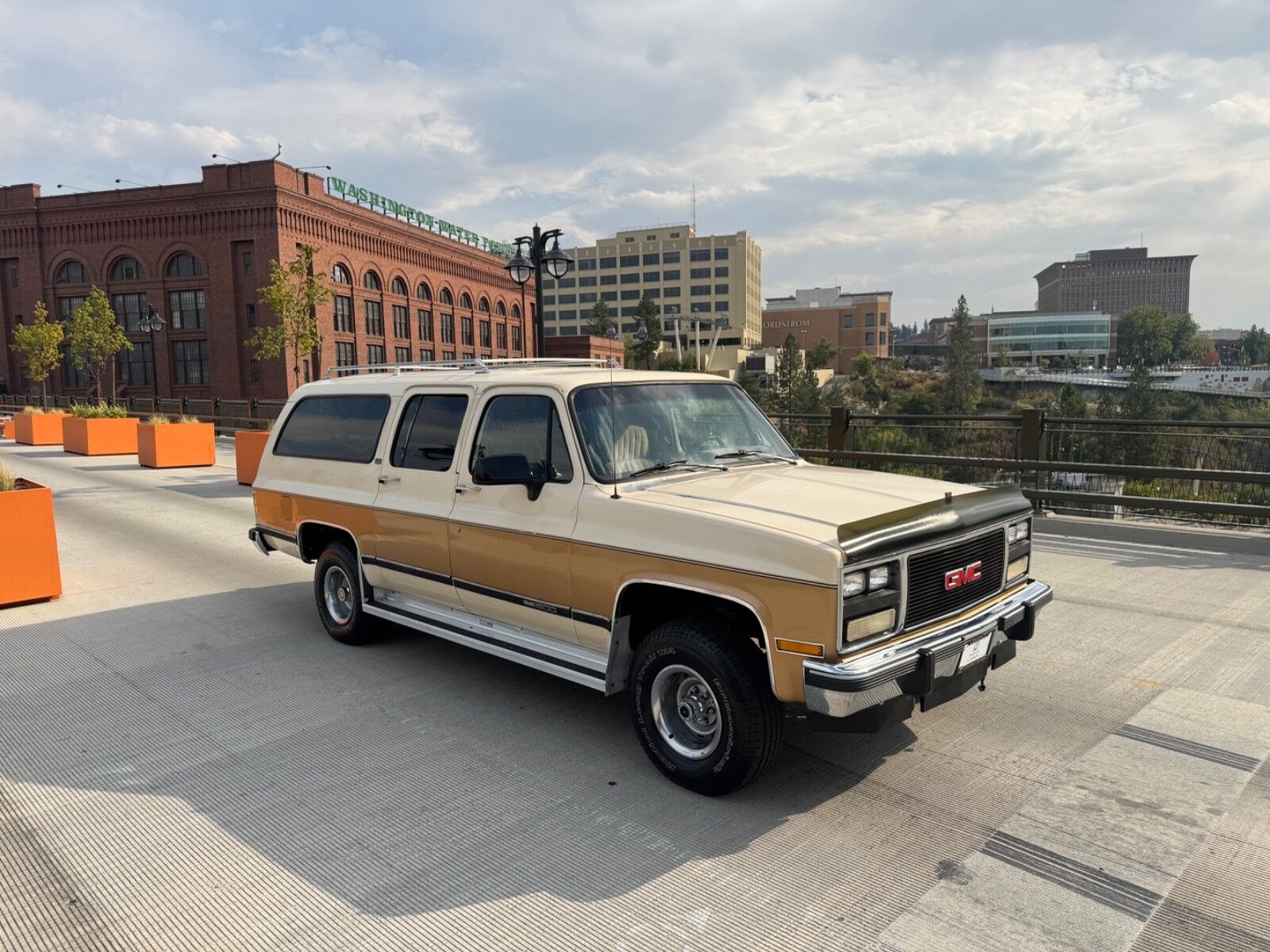 GMC Suburban
