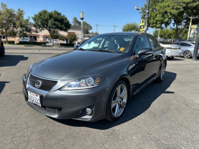 Lexus IS