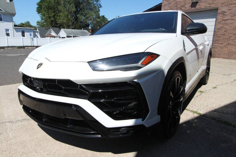 2019 LAMBORGHINI URUS
