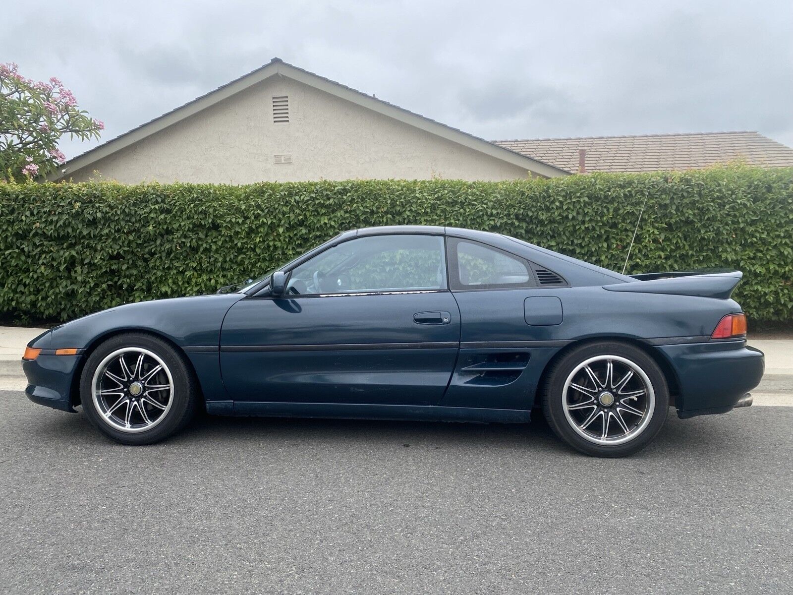 Toyota MR2