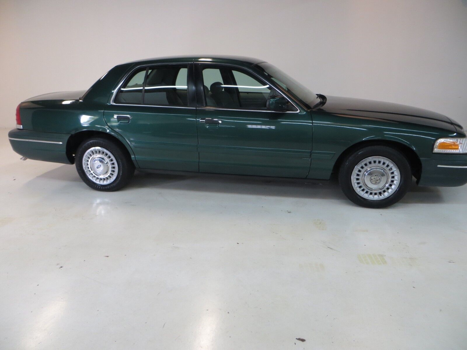 Ford Crown Victoria