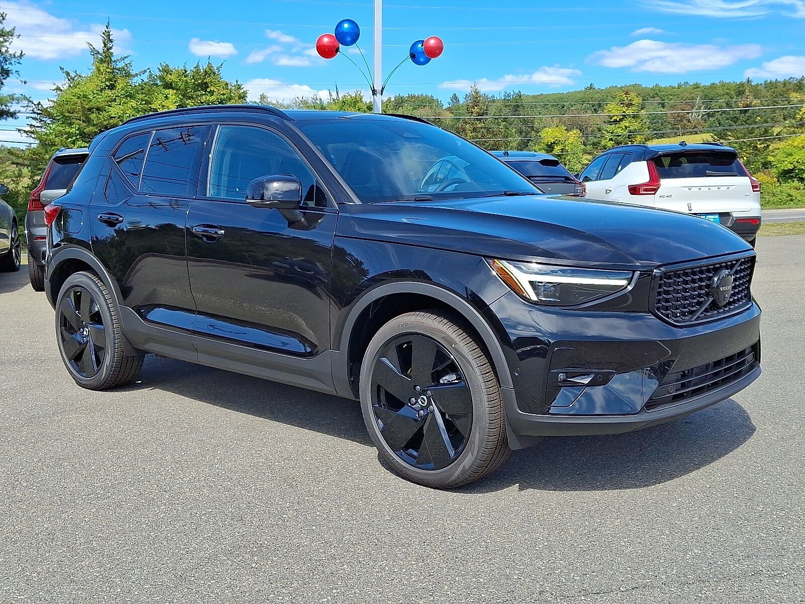 2026 VOLVO XC40