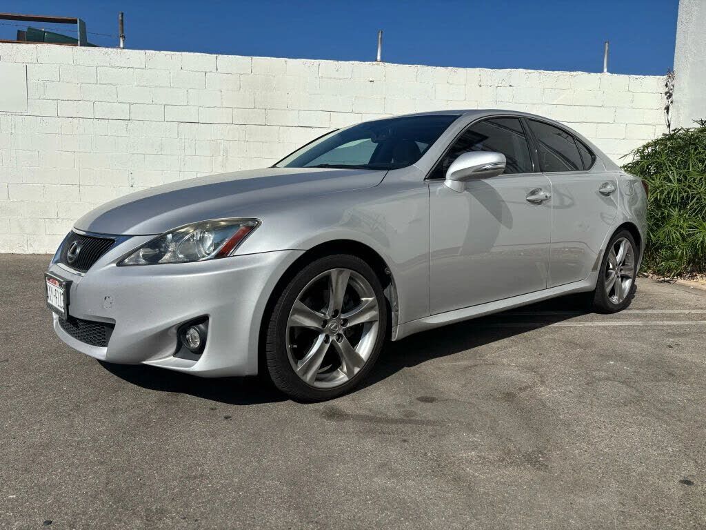 Lexus IS