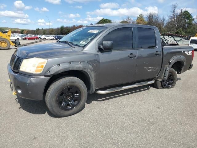 Nissan Titan
