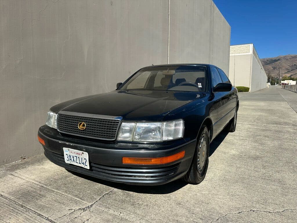 Lexus LS