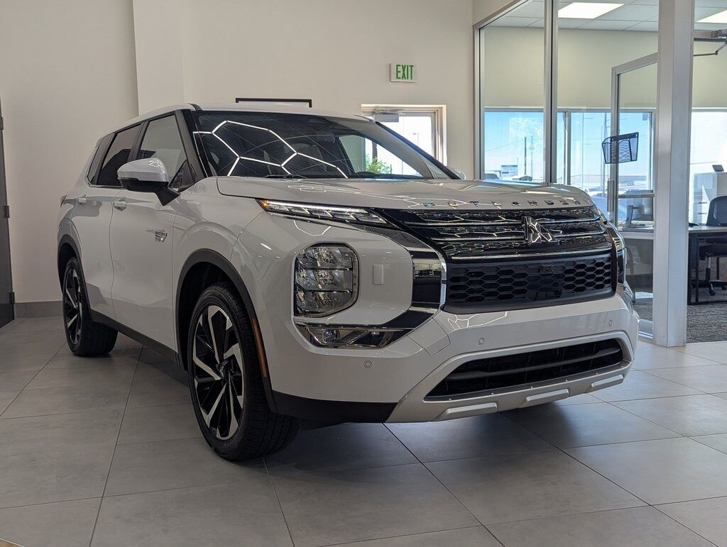 2025 MITSUBISHI Outlander