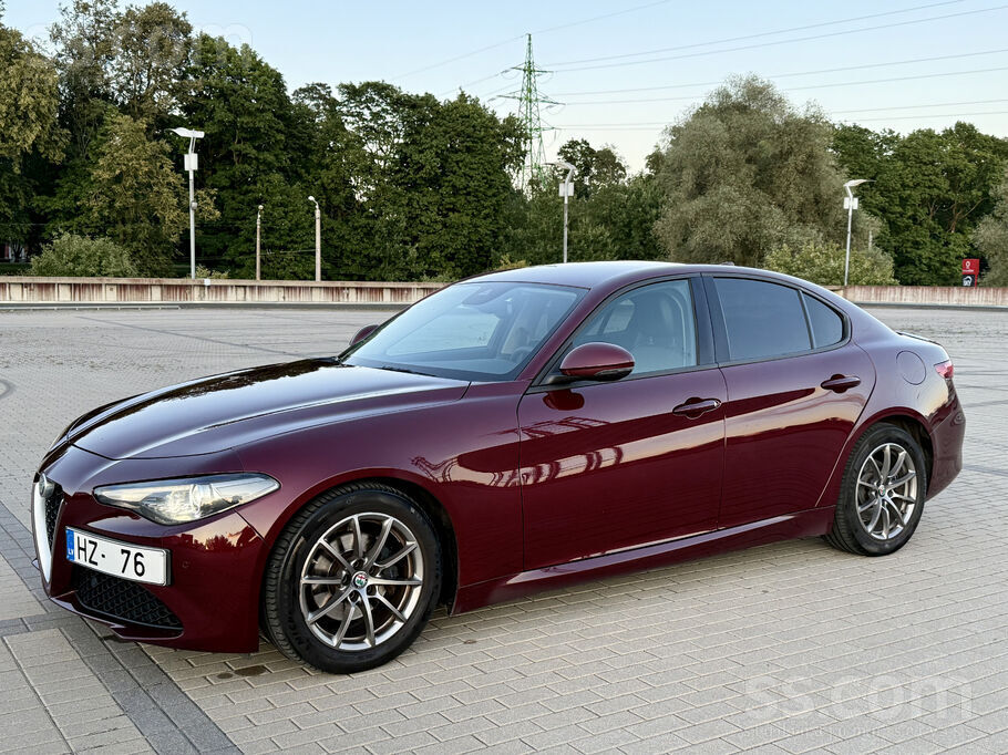 Alfa Romeo Giulia (952)