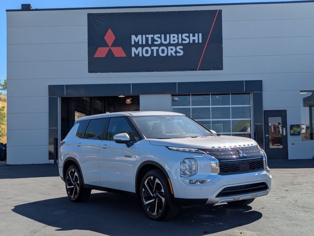 2025 MITSUBISHI Outlander