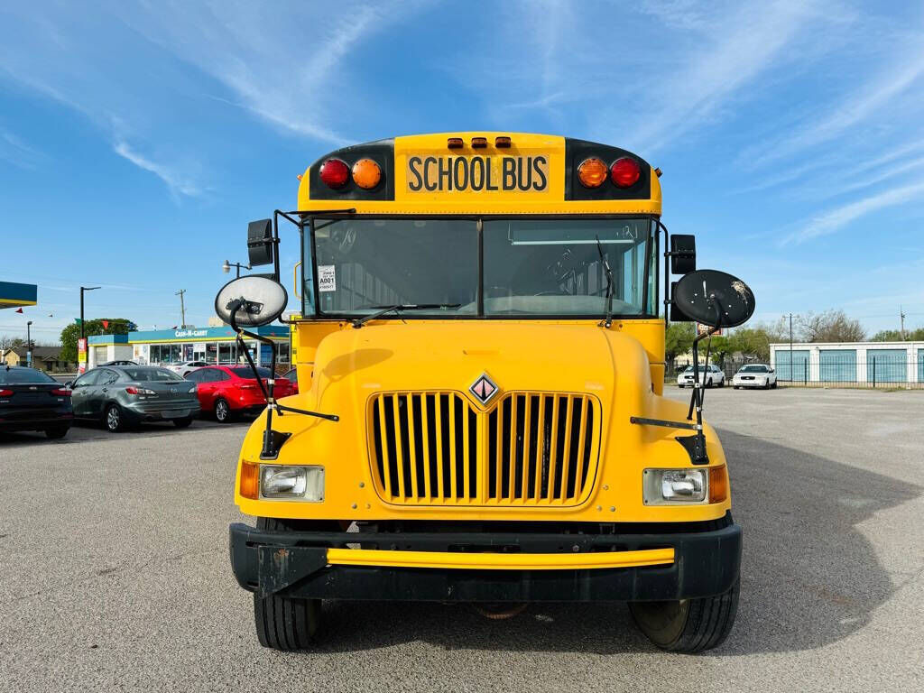 2001 INTERNATIONAL 3000IC