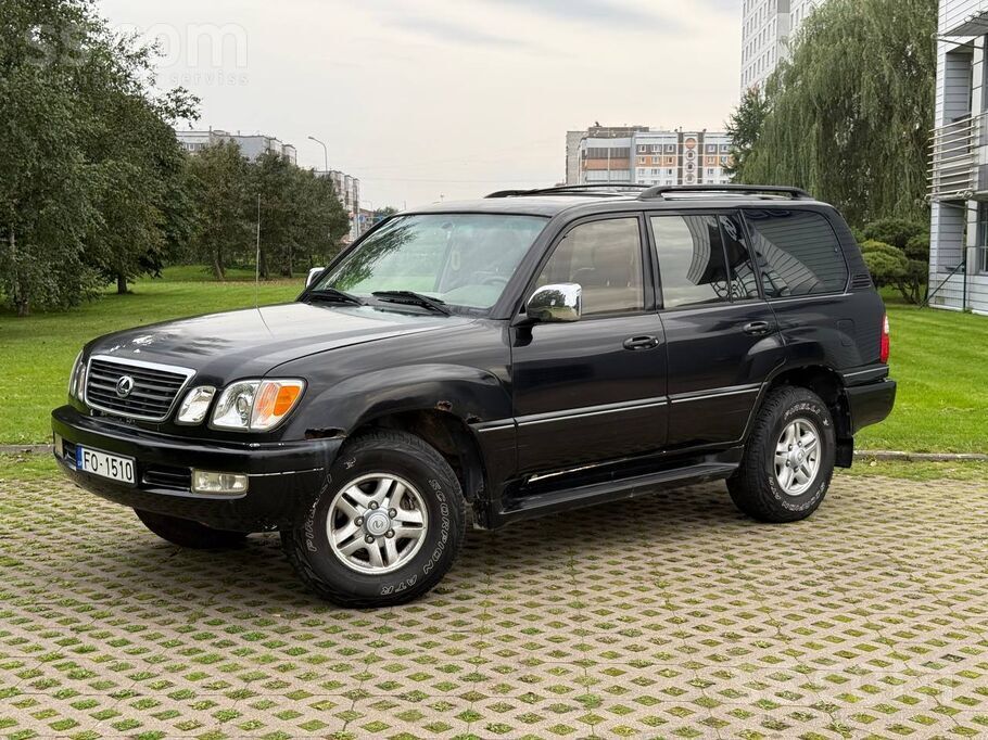 Lexus LX