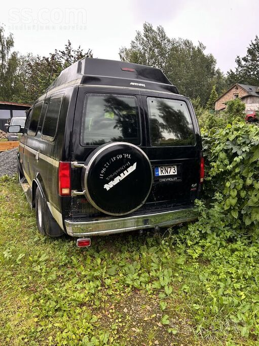 Chevrolet Astro Van