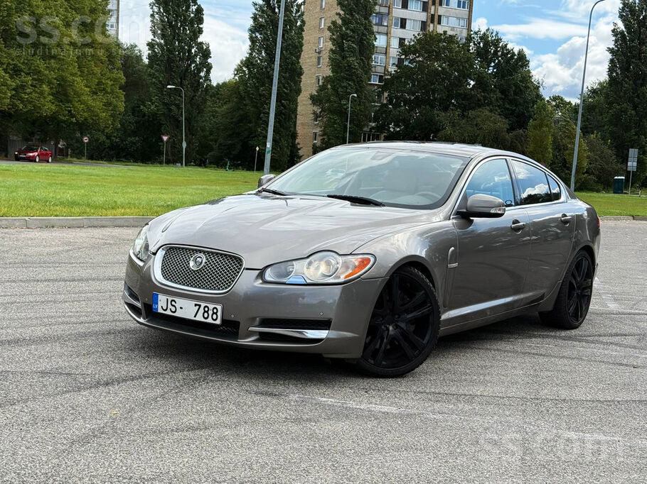 Jaguar XF