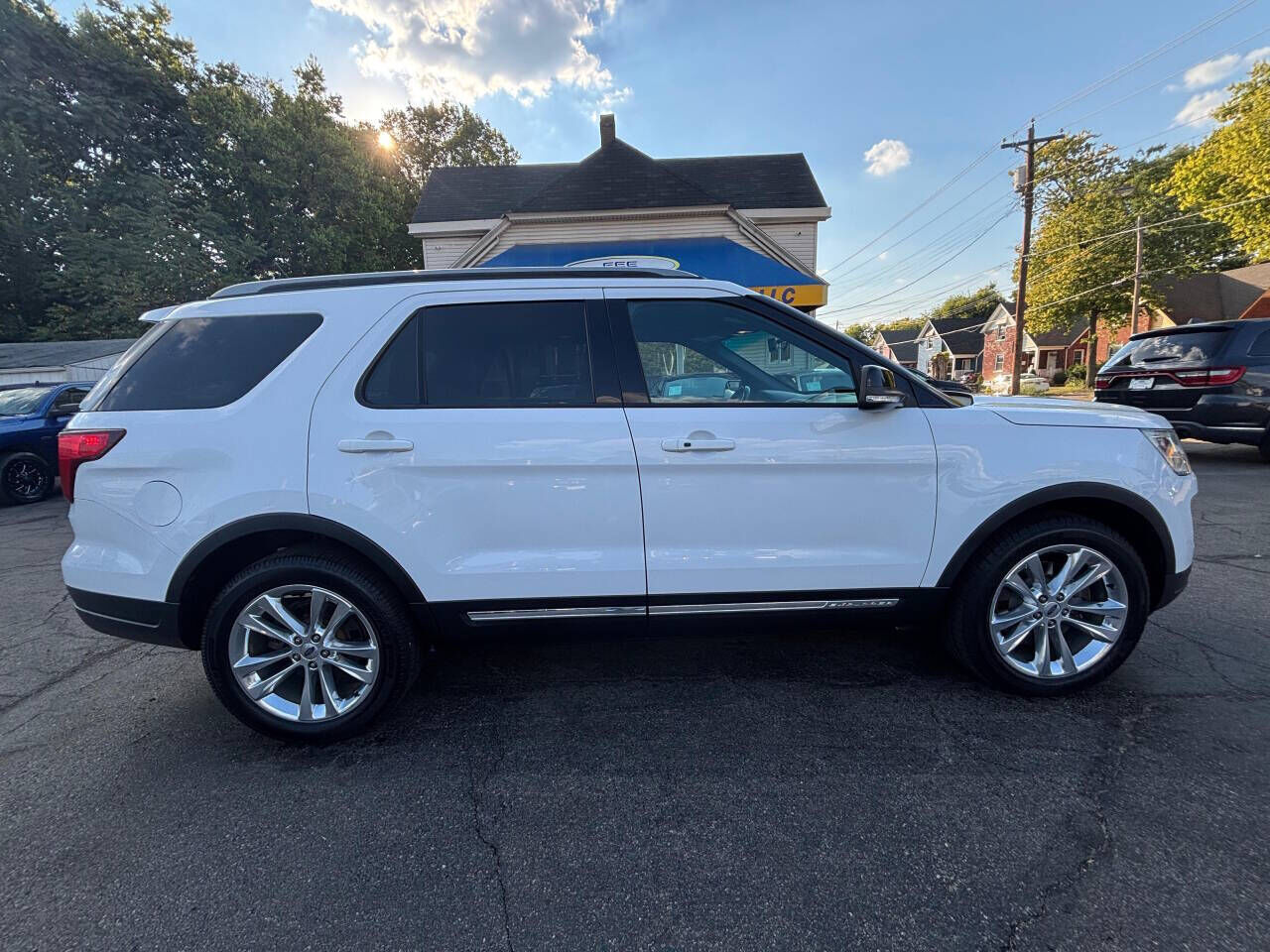 2018 FORD Explorer