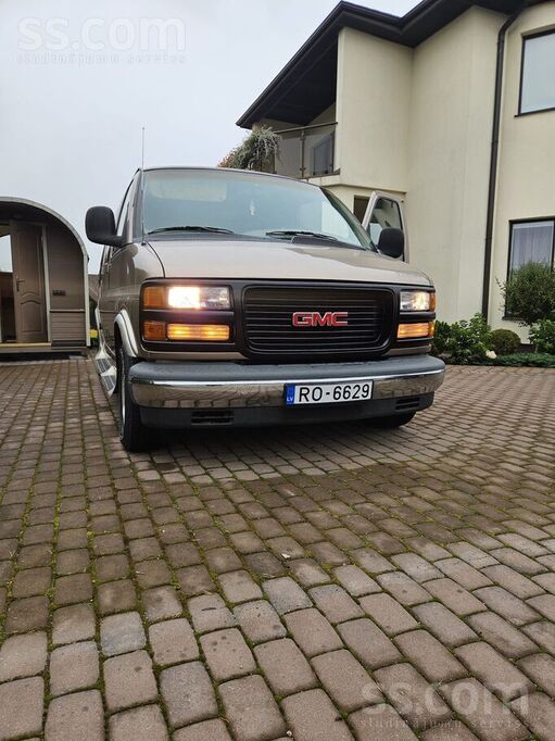 GMC Savana