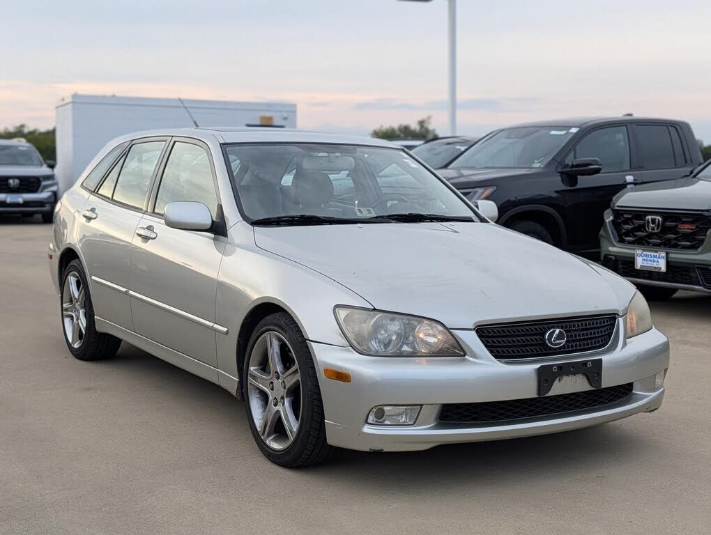 Lexus IS