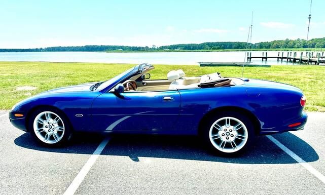 Jaguar XK8