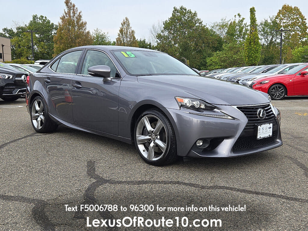 Lexus IS